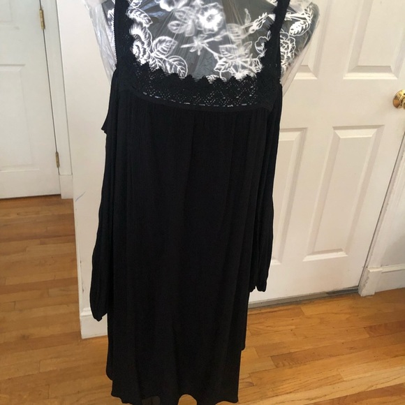 Xhilaration XXL black cotton blend off shoulder cold shoulder 3/4 sleeve - Picture 1 of 10